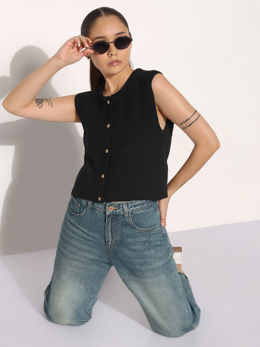 Women's Ribbed Black Round Neck Sleeveless Top