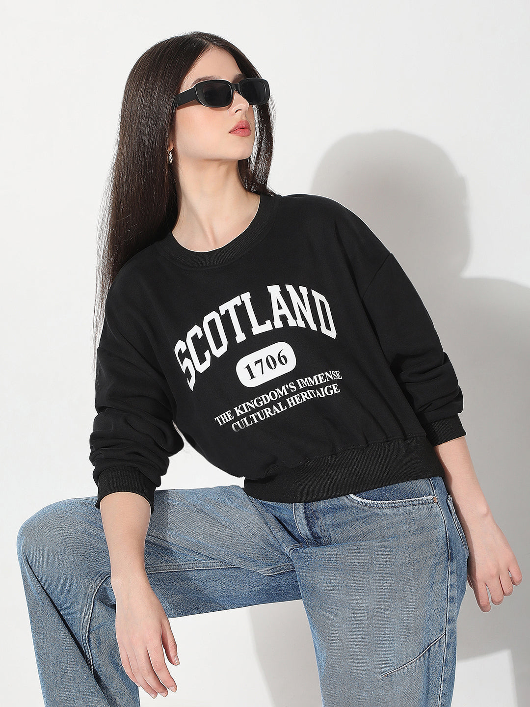 Women's Typography Black Crew Neck Long Sleeves Crop Top