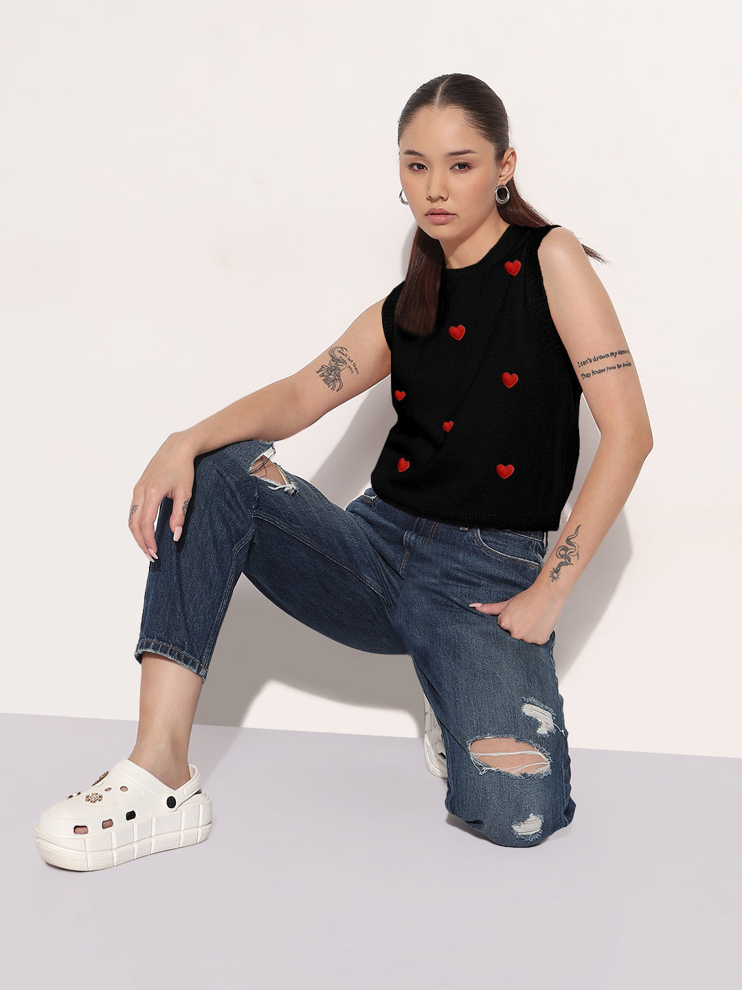 Women's Ribbed Black Round Neck Sleeveless Knitted Top with Heart Embellishments