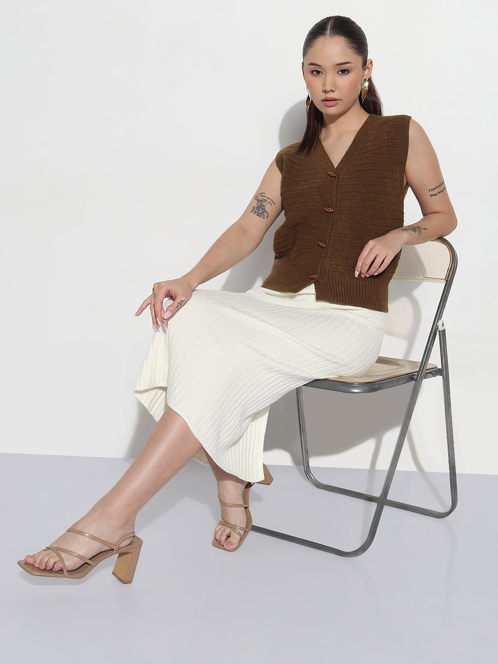 Women's Brown V-Neck Sleeveless Knitted Top with Button Detail