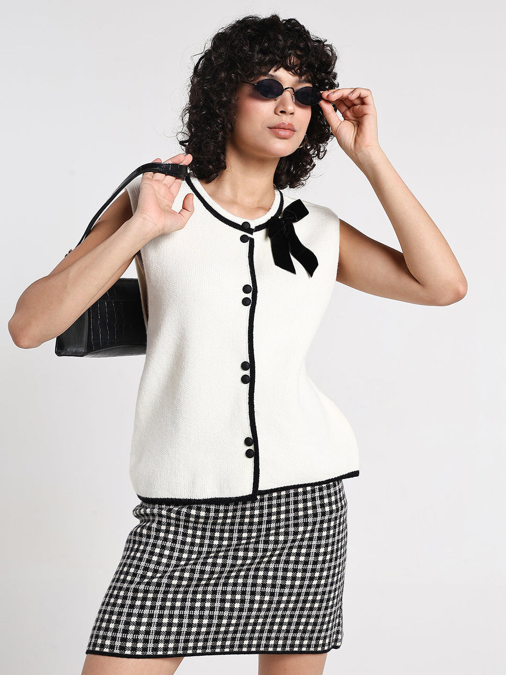 Women’s Off White Ribbed Sleeveless Top with Contrast Trim & Bow Detail