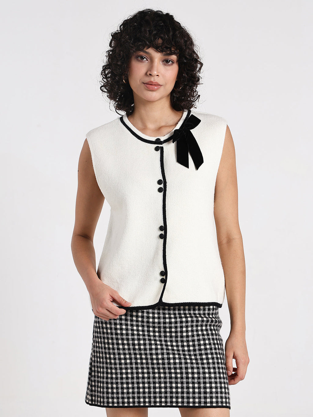 Women’s Off White Ribbed Sleeveless Top with Contrast Trim & Bow Detail