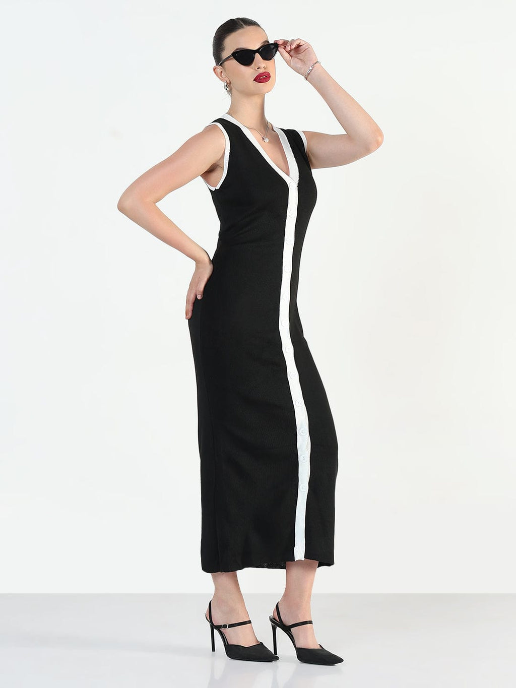 Women's Black V-Neck Sleeveless Bodycon Dresses