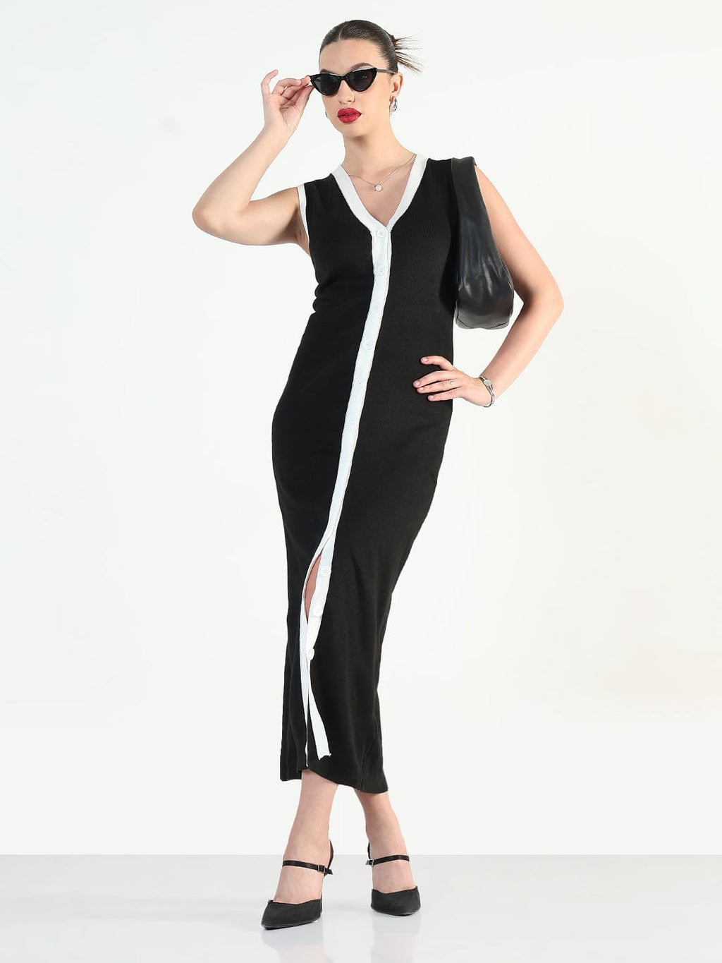 Women's Black V-Neck Sleeveless Bodycon Dresses