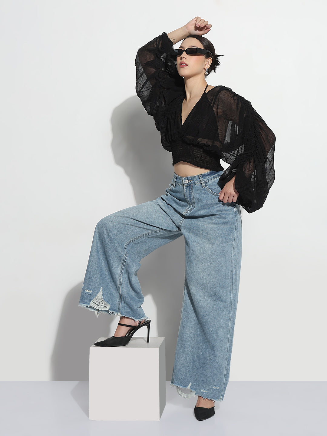 Women's Black V-neck Ruched Balloon Sleeve Top