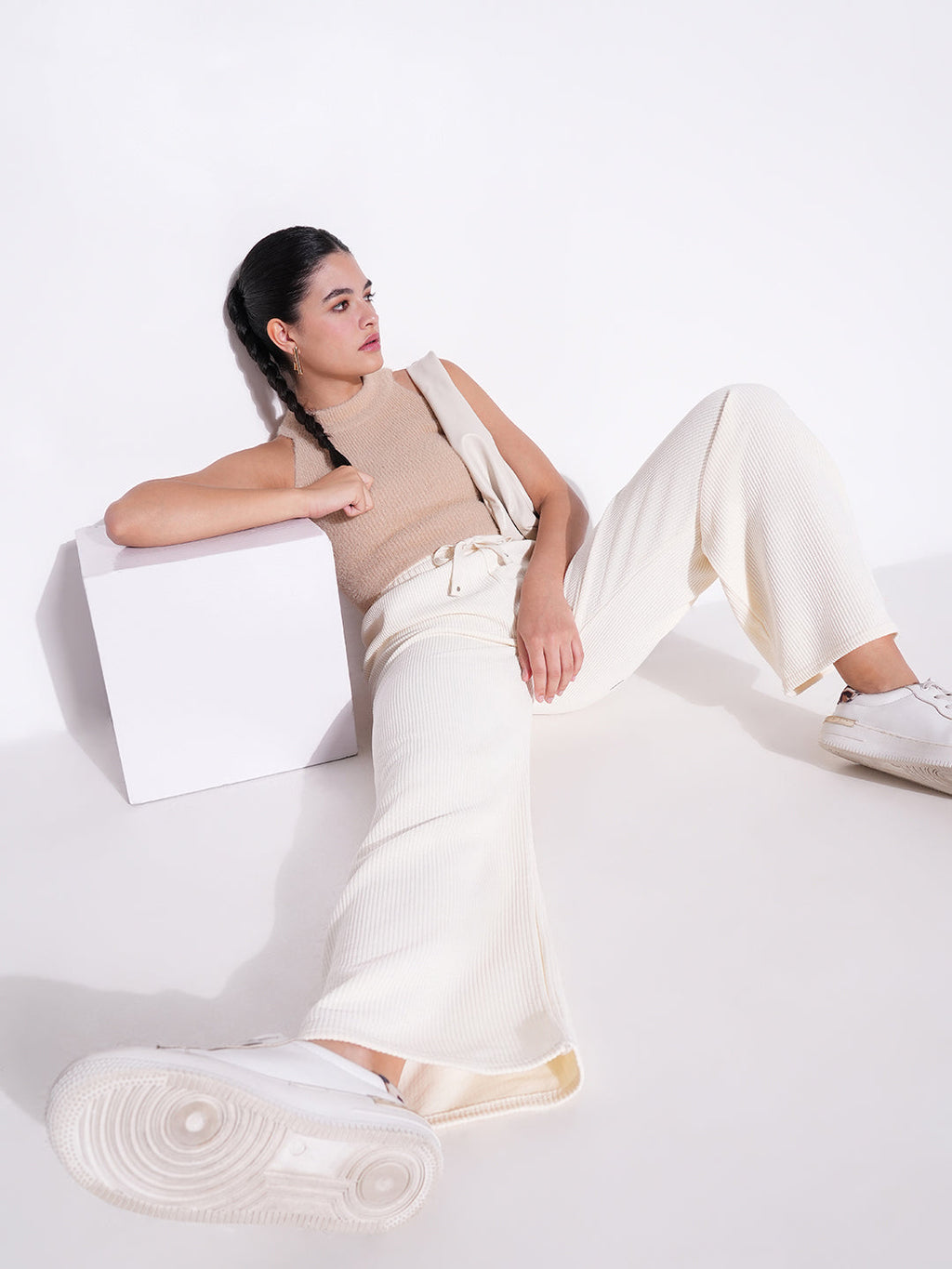 Women's Off White Comfort Mid-Rise Parallel Trousers