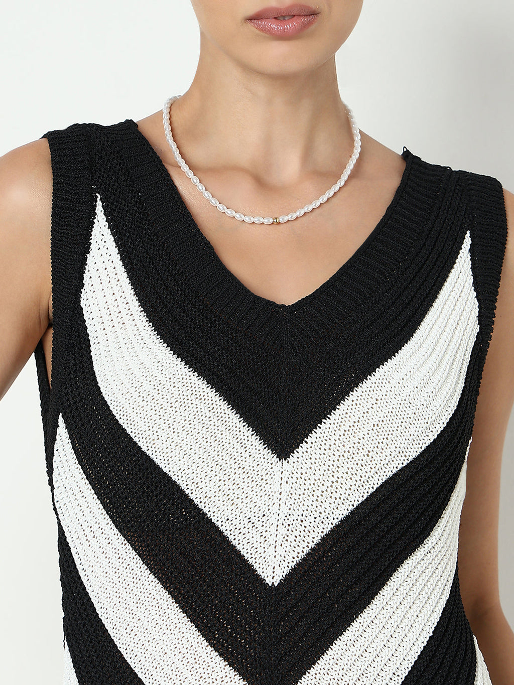 Women's Colourblocked Black Bodycon Dress with Fringe Hem