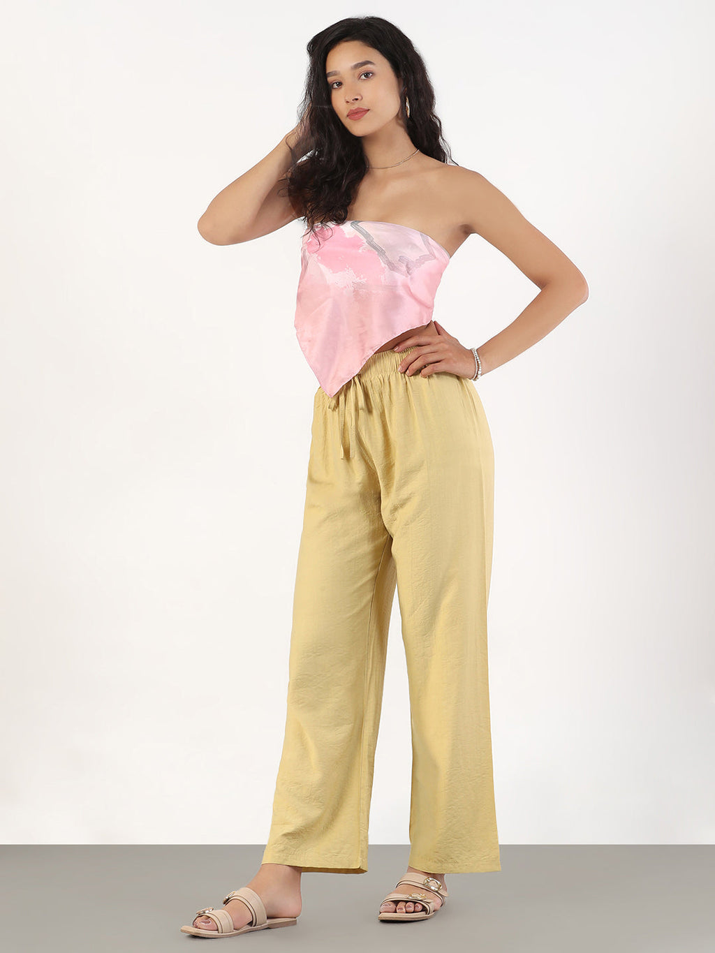 Women's Beige Loose Fit Solid Parallel Trousers