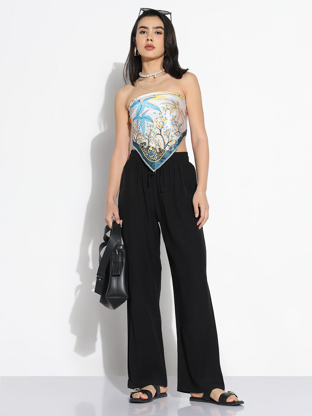 Women's Black Solid Relaxed Fit Trousers