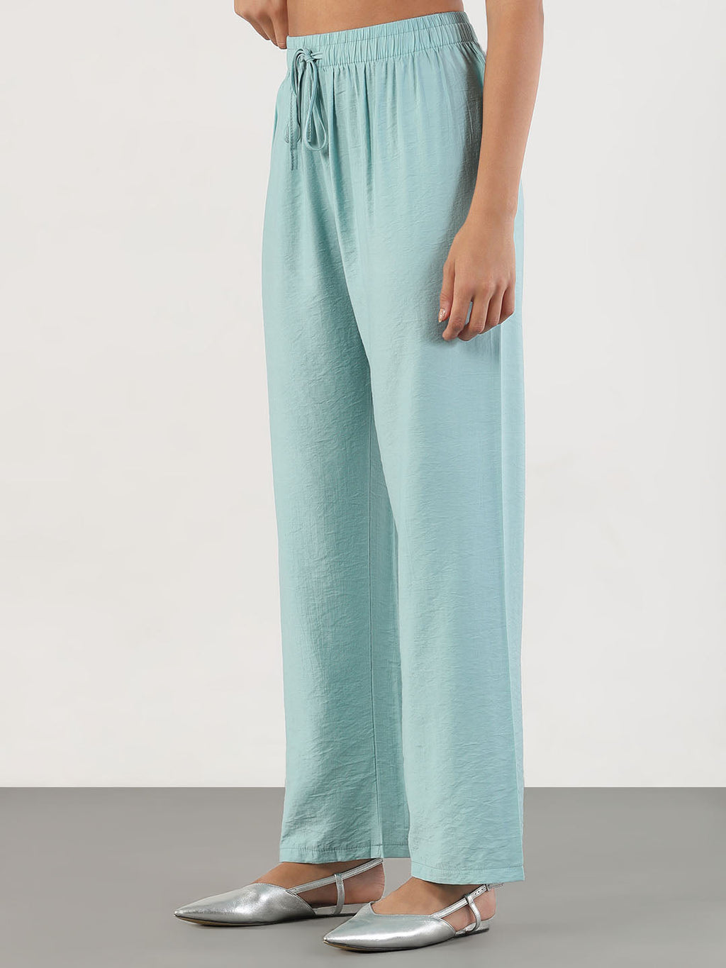 Women's Blue Loose Fit Solid Parallel Trousers