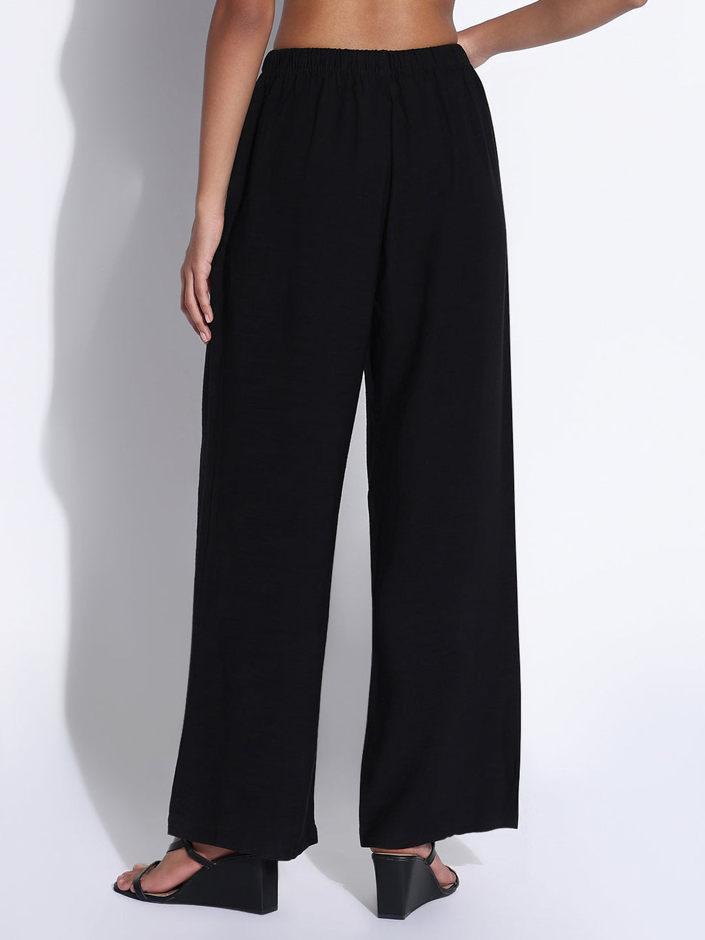 Women's Black Solid Loose Fit Parallel Trousers
