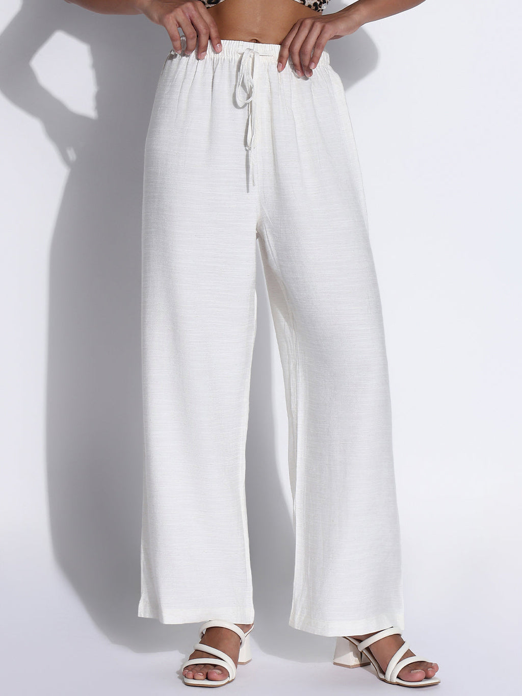 Women's White Solid Loose Fit Parallel Trousers