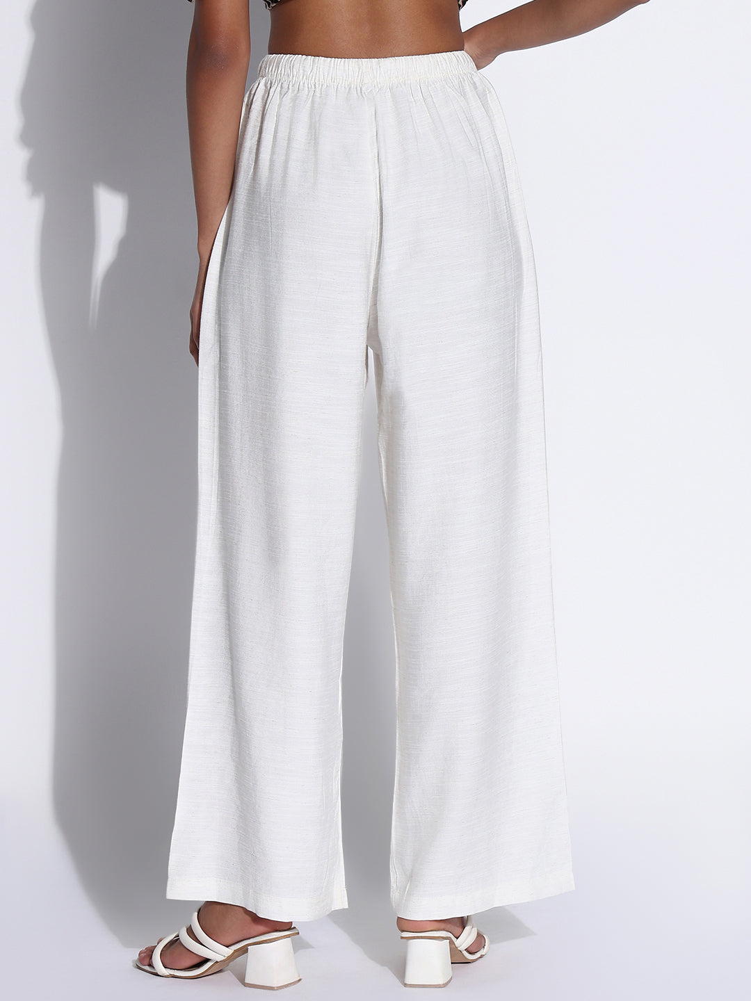 Women's White Solid Loose Fit Parallel Trousers