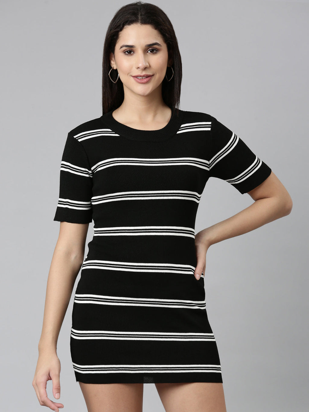 Women's Black Striped Round Neck Bodycon Dress