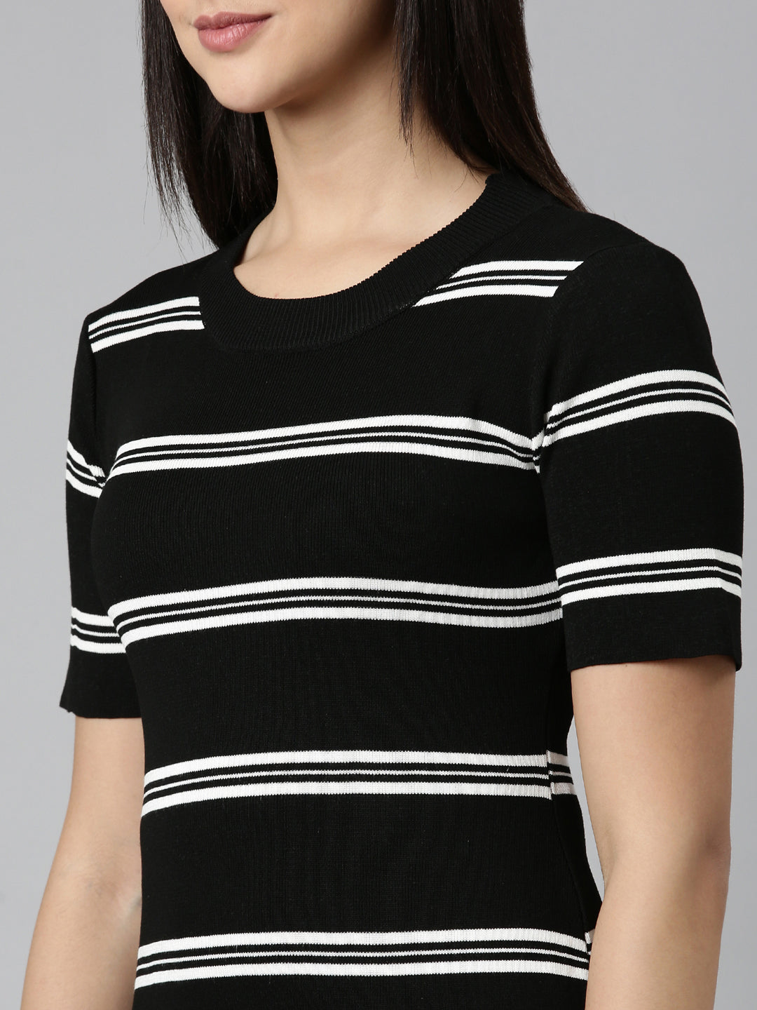 Women's Black Striped Round Neck Bodycon Dress