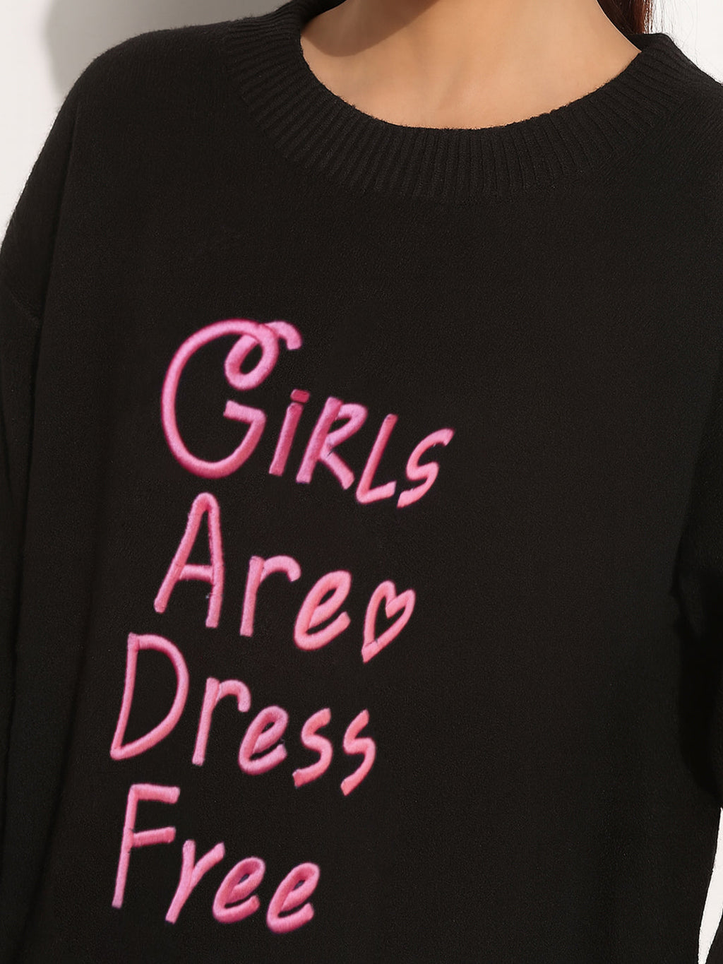 Women's Embroidered Black Round Neck Knitted Pullover Top