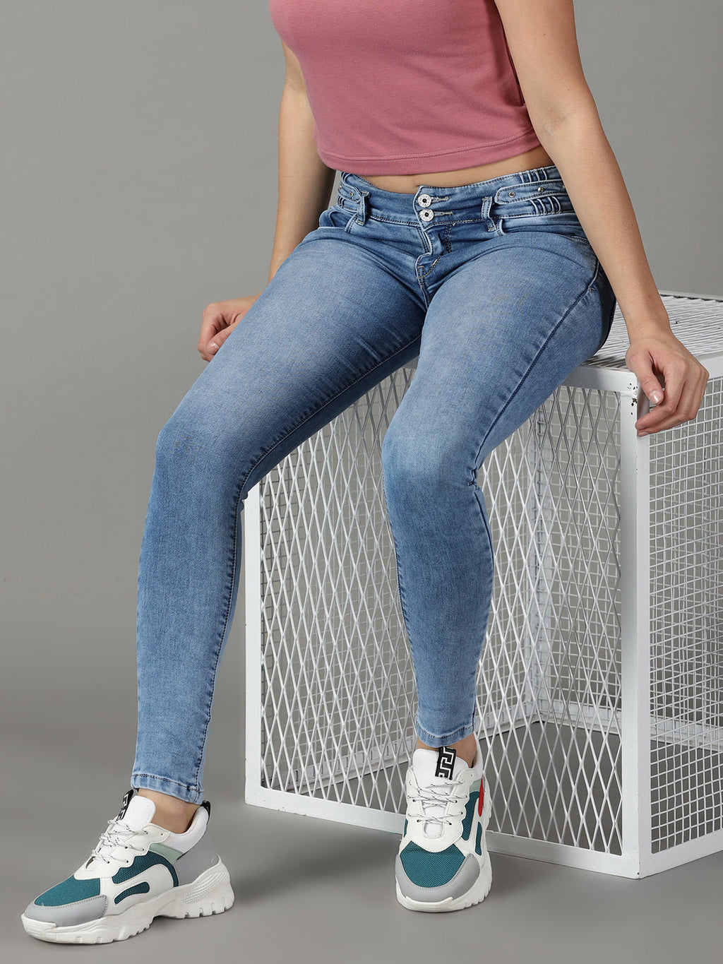 Women's Blue Skinny Fit High-Rise Light Fade Stretchable Jeans