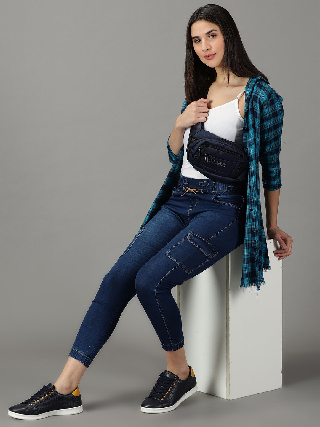 Women's Navy Blue Jogger High-Rise Light Fade Acid Wash Stretchable Cotton Jeans