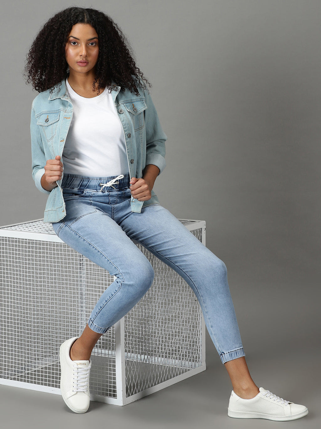 Women's Blue Jogger High-Rise Light Fade Stretchable Jeans