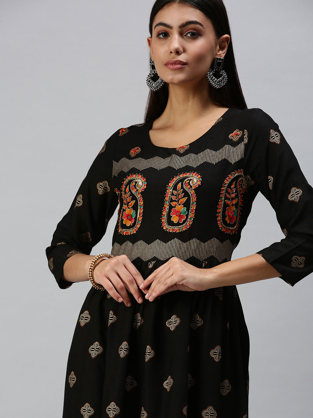 Women's Black Ethnic Motifs Printed Straight Kurta