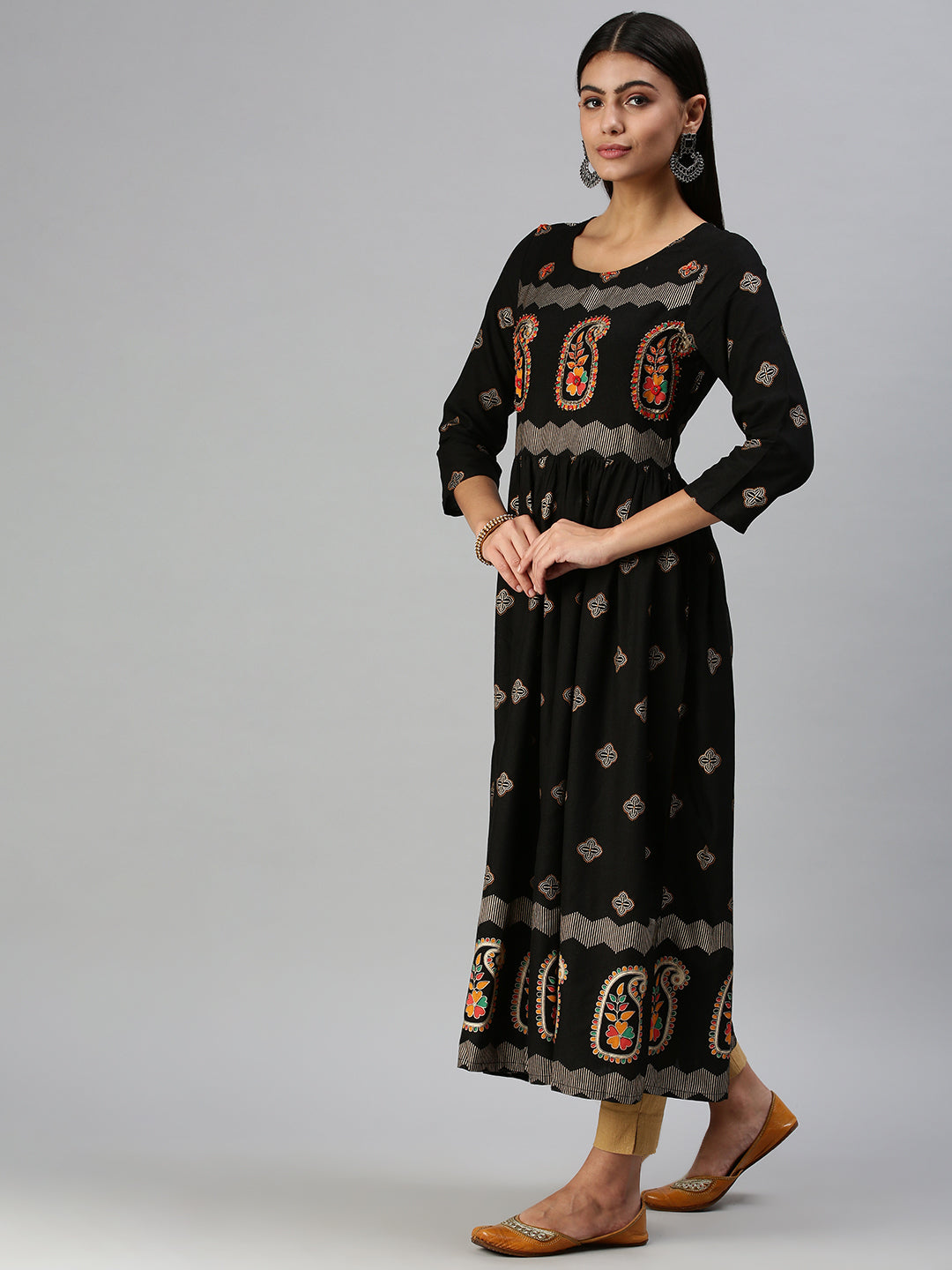 Women's Black Ethnic Motifs Printed Straight Kurta