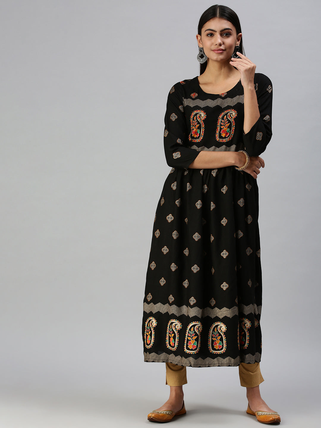 Women's Black Ethnic Motifs Printed Straight Kurta