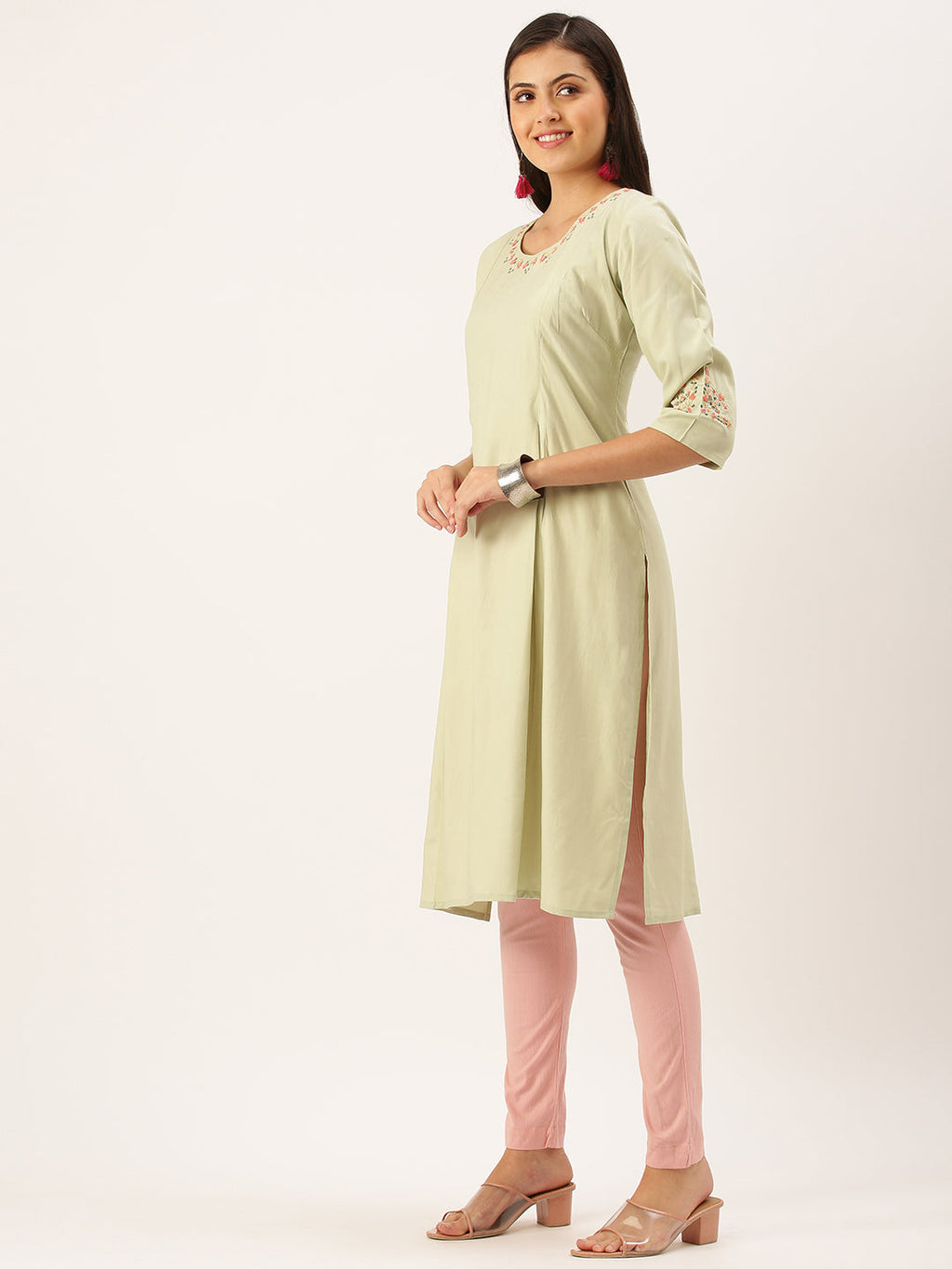Women's Green Thread Work Straight Kurta