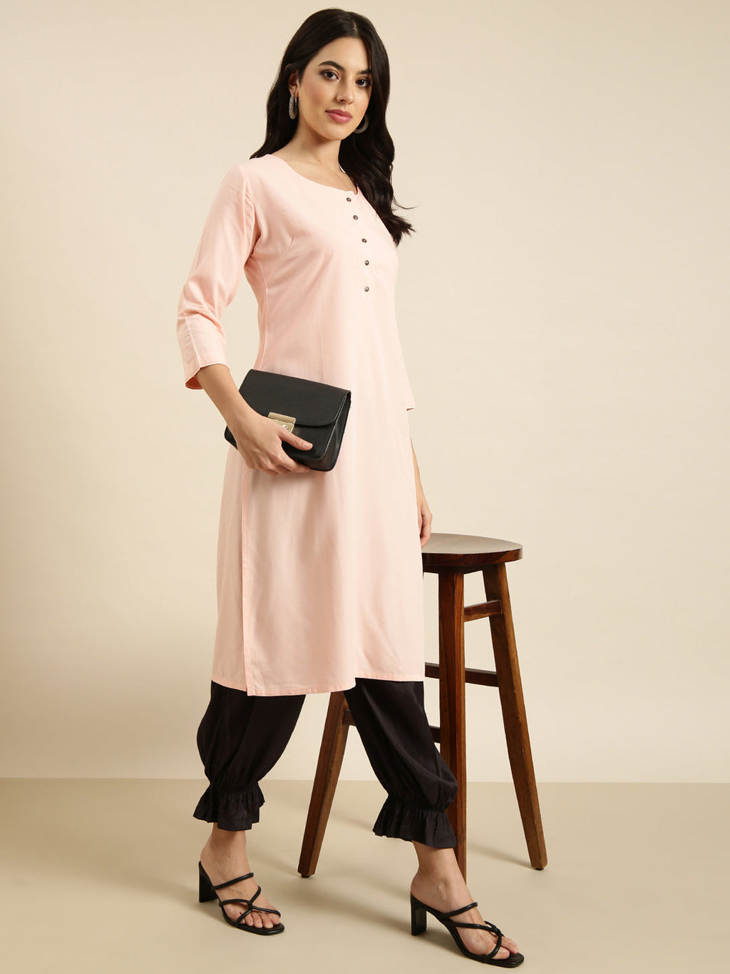Women's Straight Pink Solid Kurta