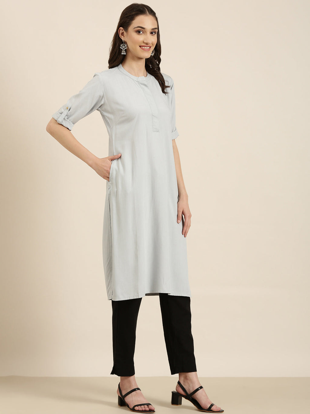 Women's Grey Solid Straight Kurta