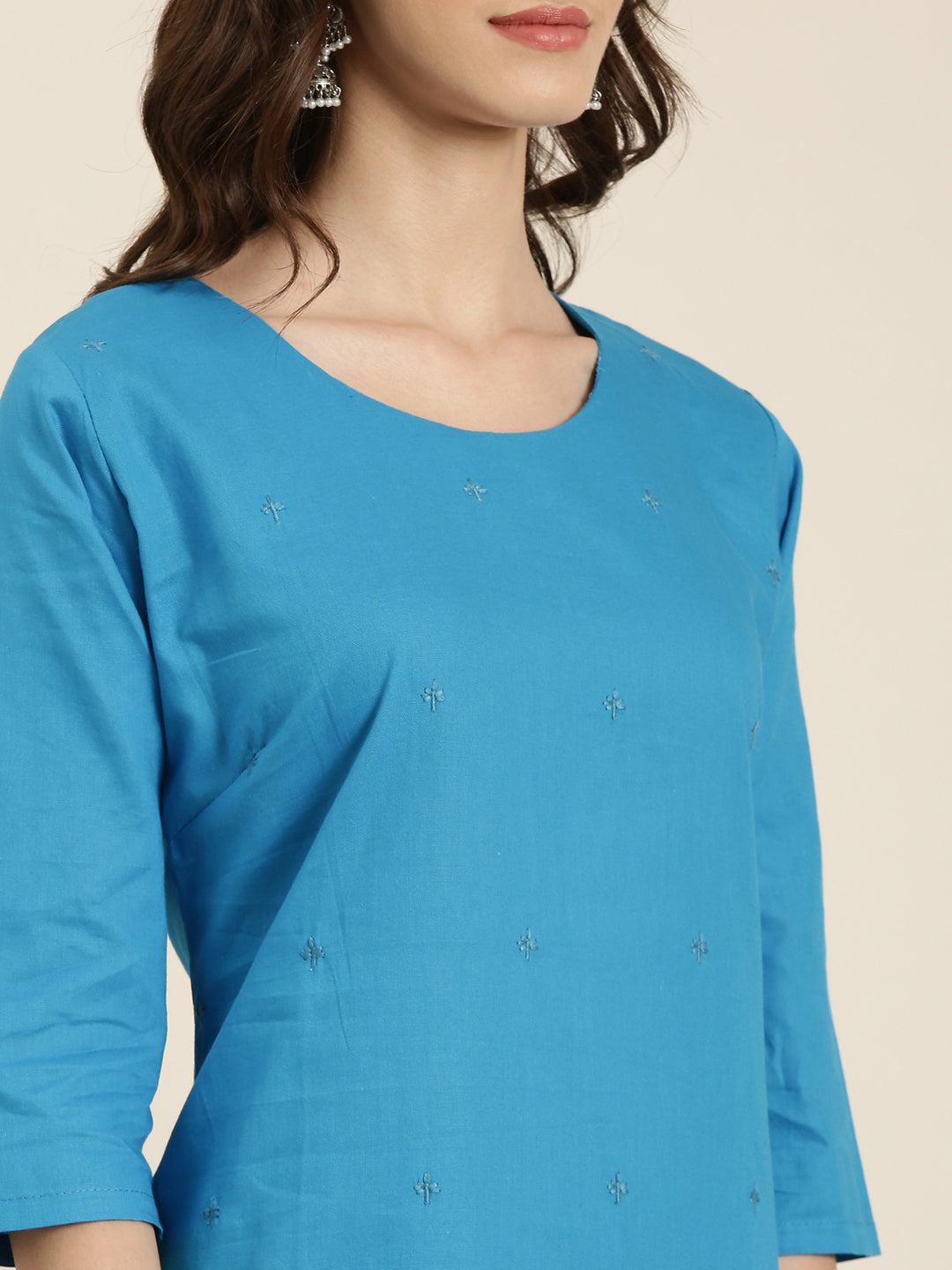 Women's Blue Embroidered Round Neck Straight Kurta