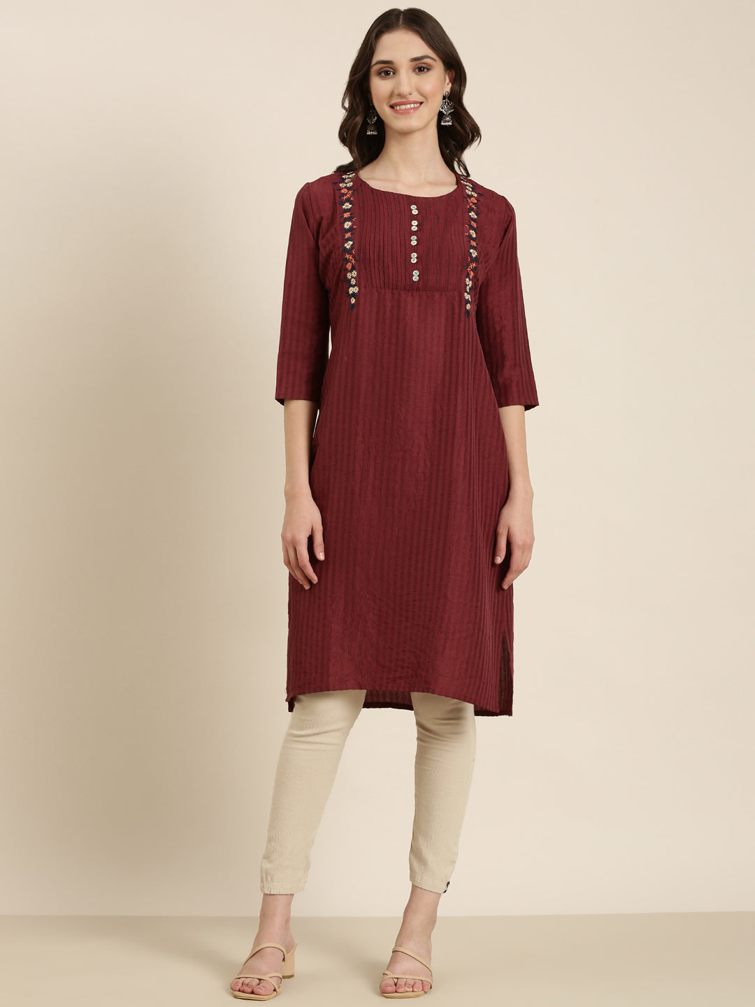Women's Magenta Thread Work Straight Kurta
