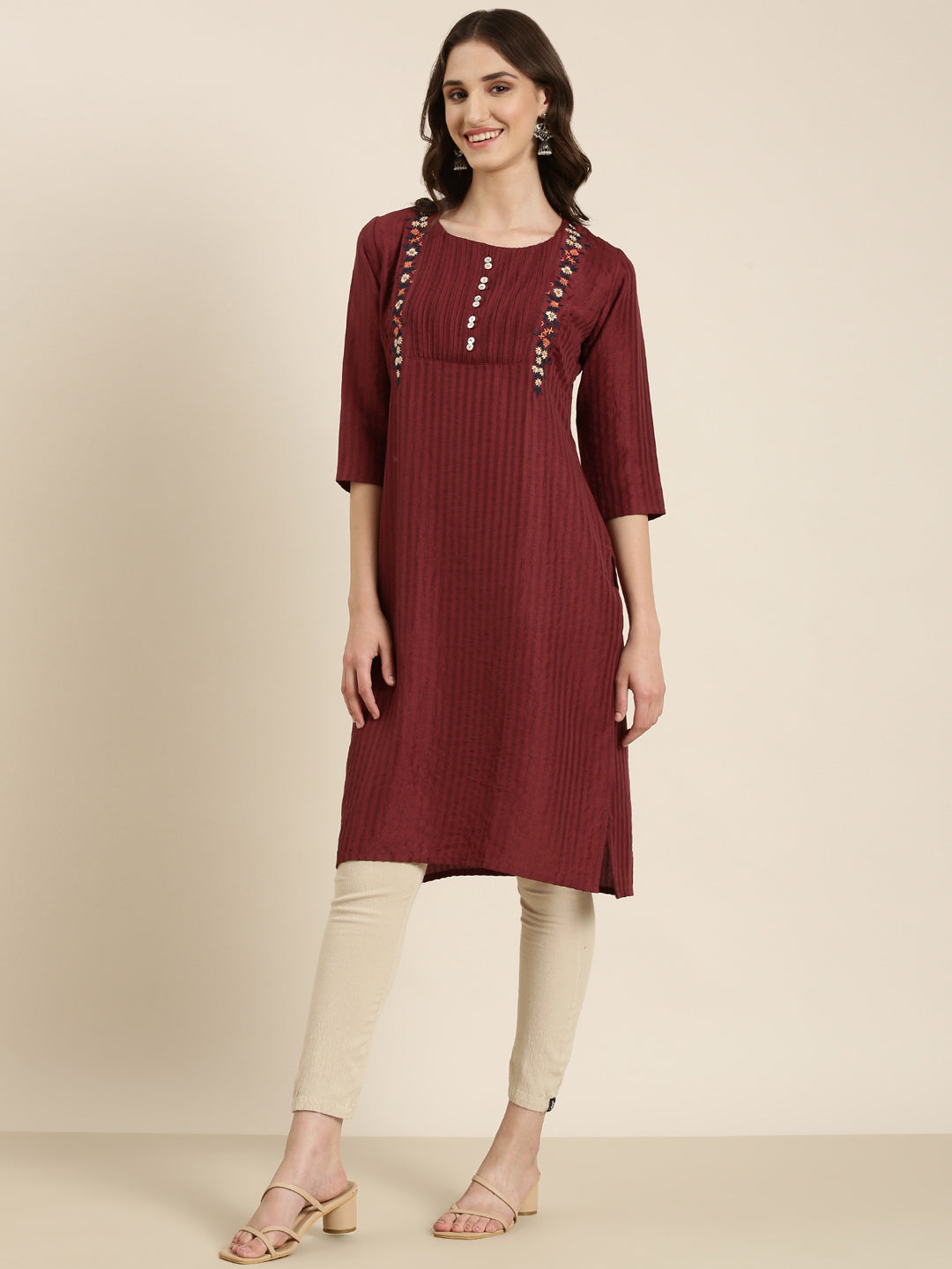 Women's Magenta Thread Work Straight Kurta
