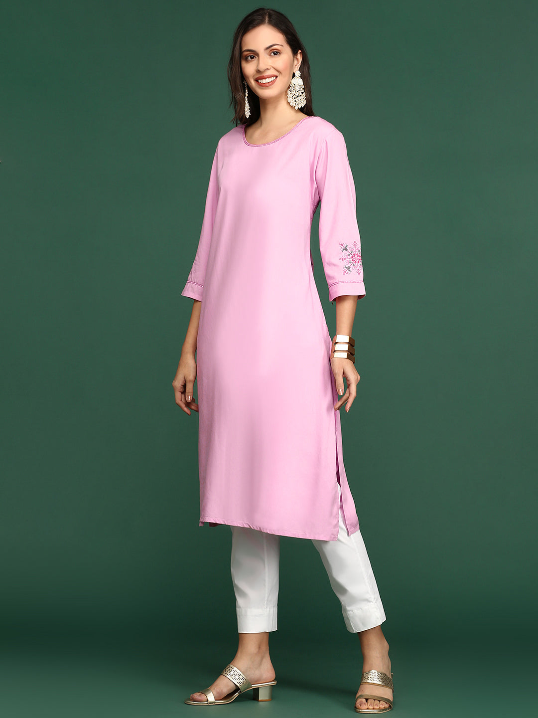 Women's Pink Round Neck Thread Work Straight Kurta