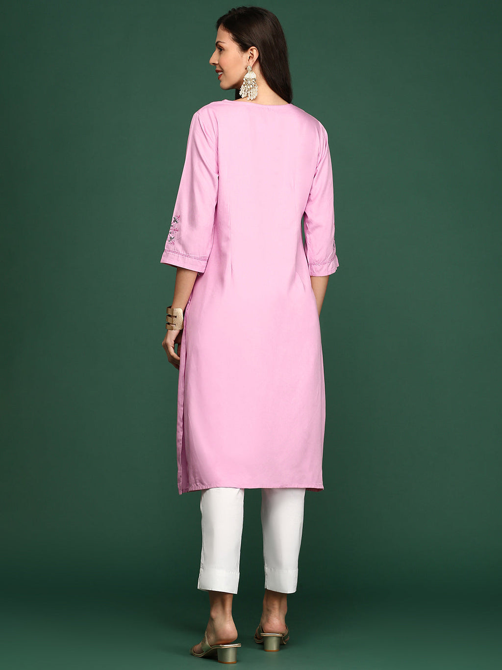 Women's Pink Round Neck Thread Work Straight Kurta