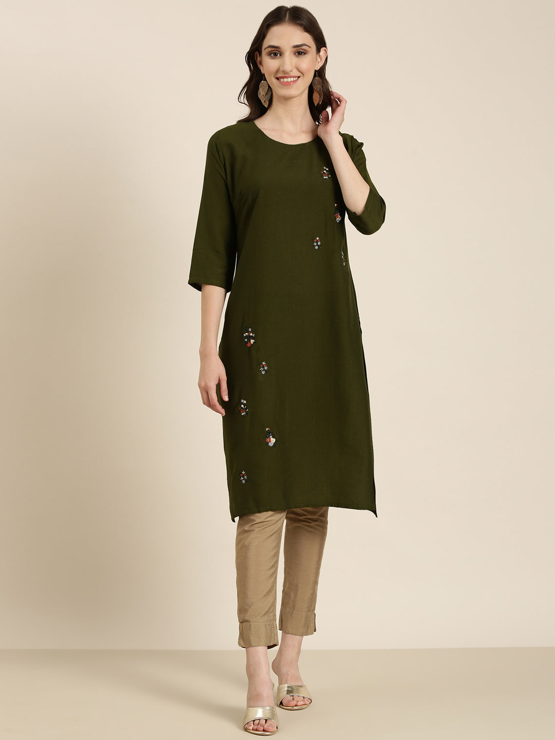 Women's Olive Round Neck Thread Work Straight Kurta