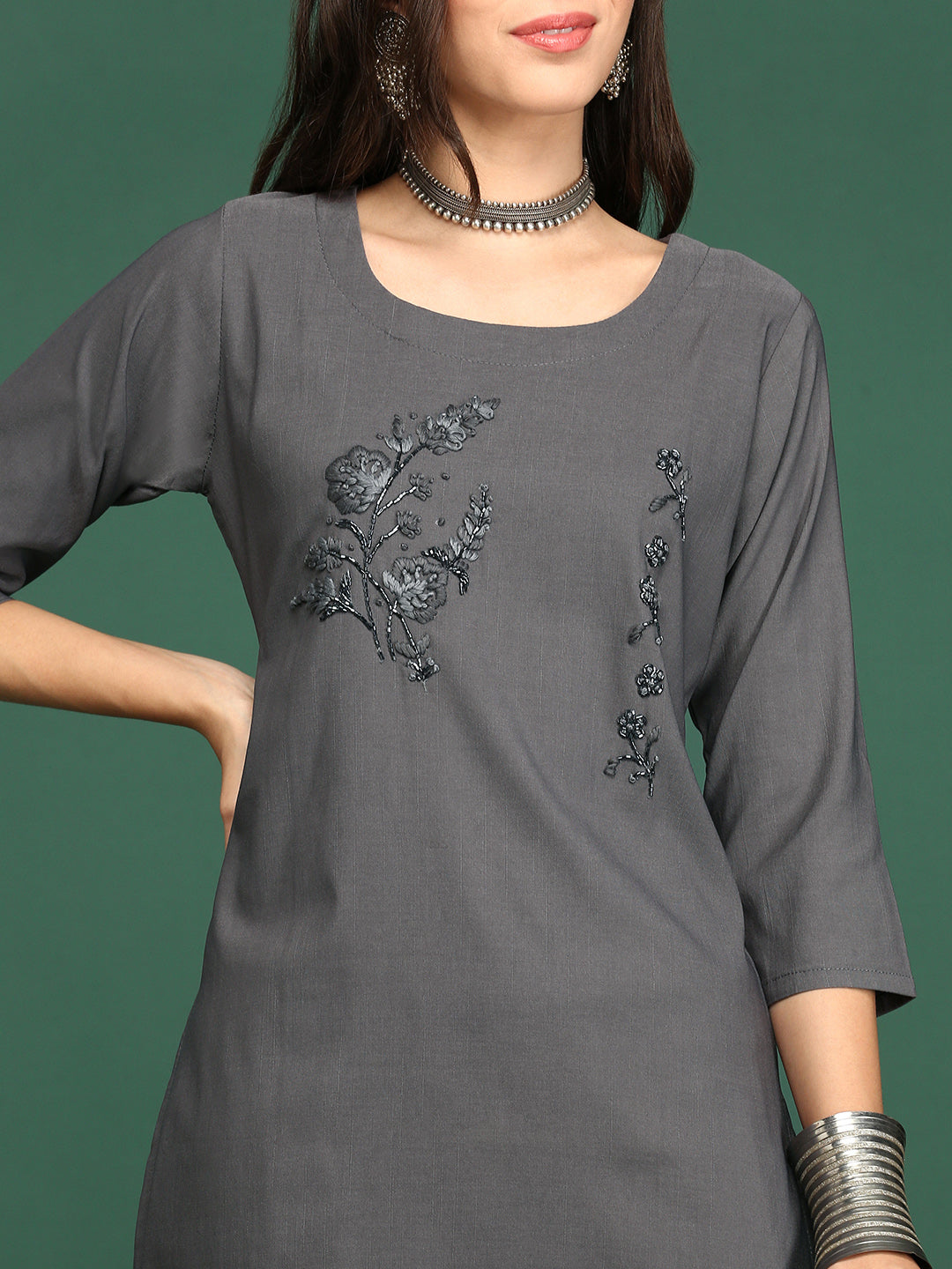 Women's Grey Embellished Beads & Stones Cotton Straight Kurta