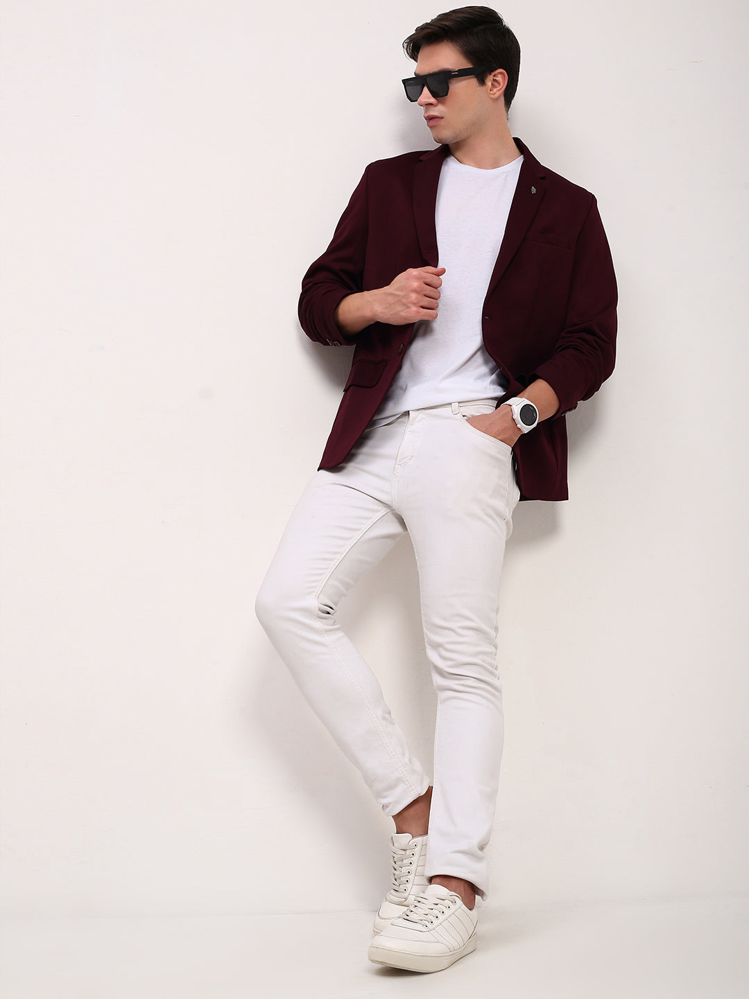 Men's Maroon Solid Single Breasted Blazer
