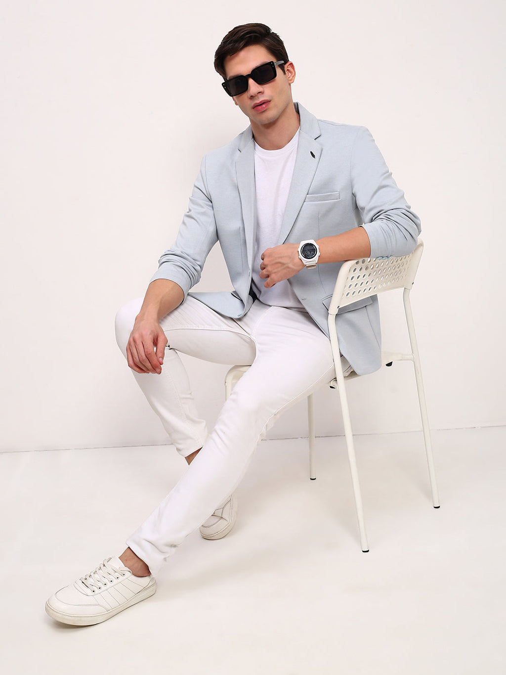 Men's Blue Solid Slim-Fit Single Breasted Blazer