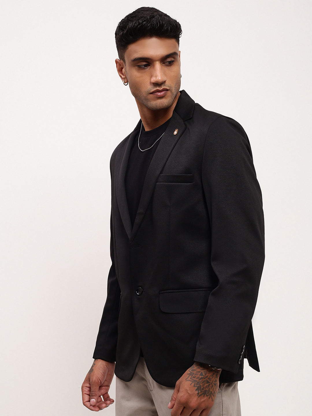 Men's Black Solid Self Design Single Breasted Blazer