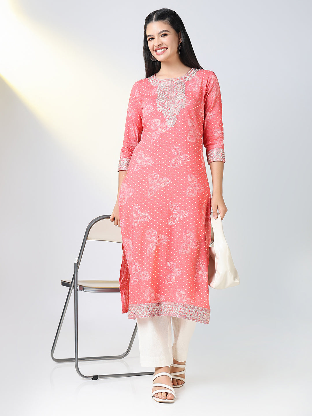 Women's Pink Ethnic Motifs Straight Kurta