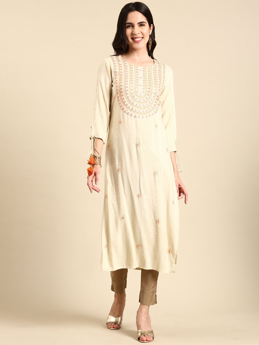 Women's Cream Floral Embroidered Straight Kurta