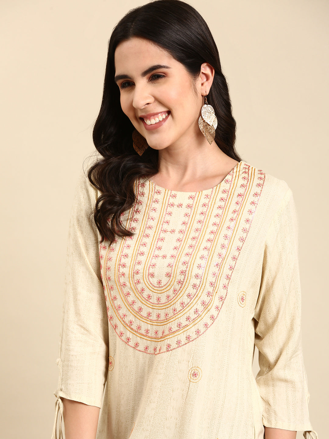 Women's Cream Floral Embroidered Straight Kurta