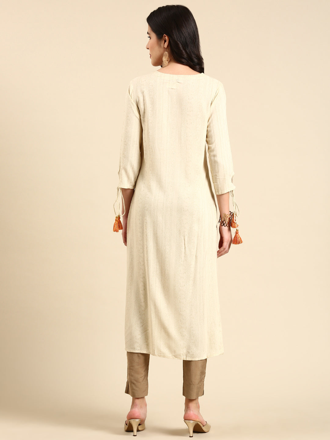 Women's Cream Floral Embroidered Straight Kurta