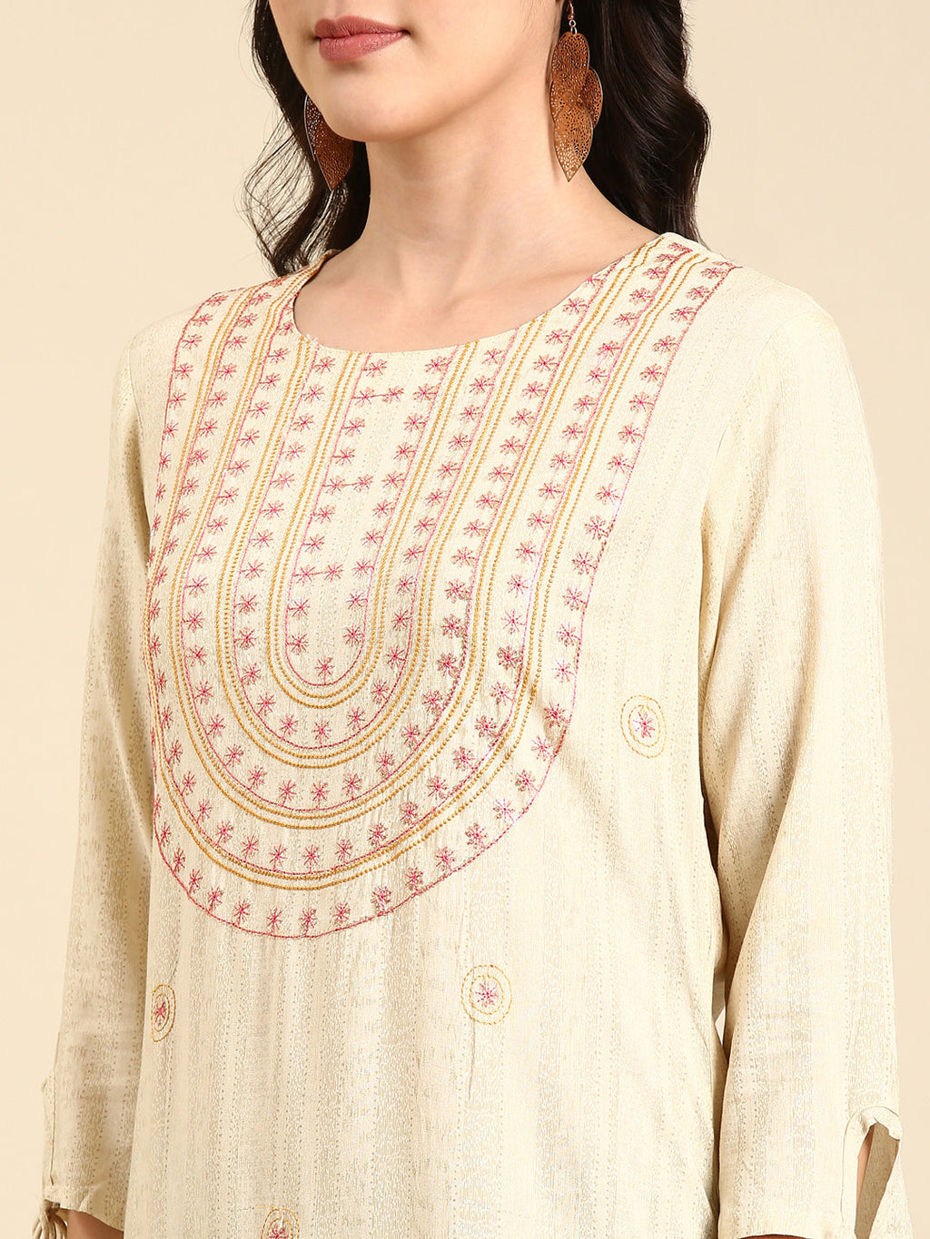 Women's Cream Floral Embroidered Straight Kurta