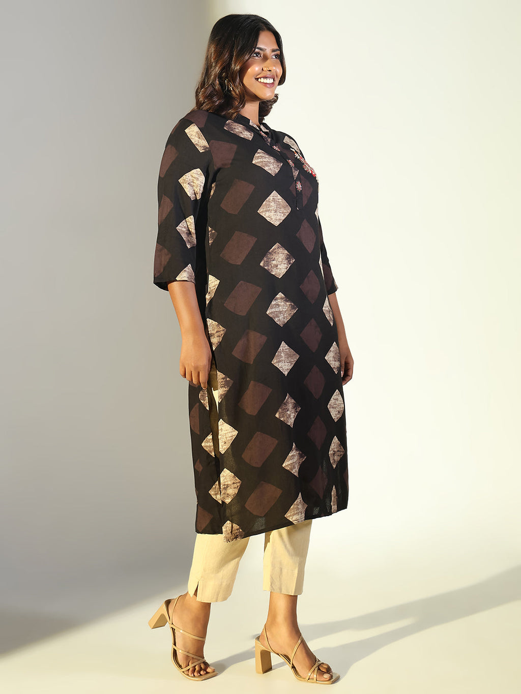 Women's Black Geometric Straight Kurta