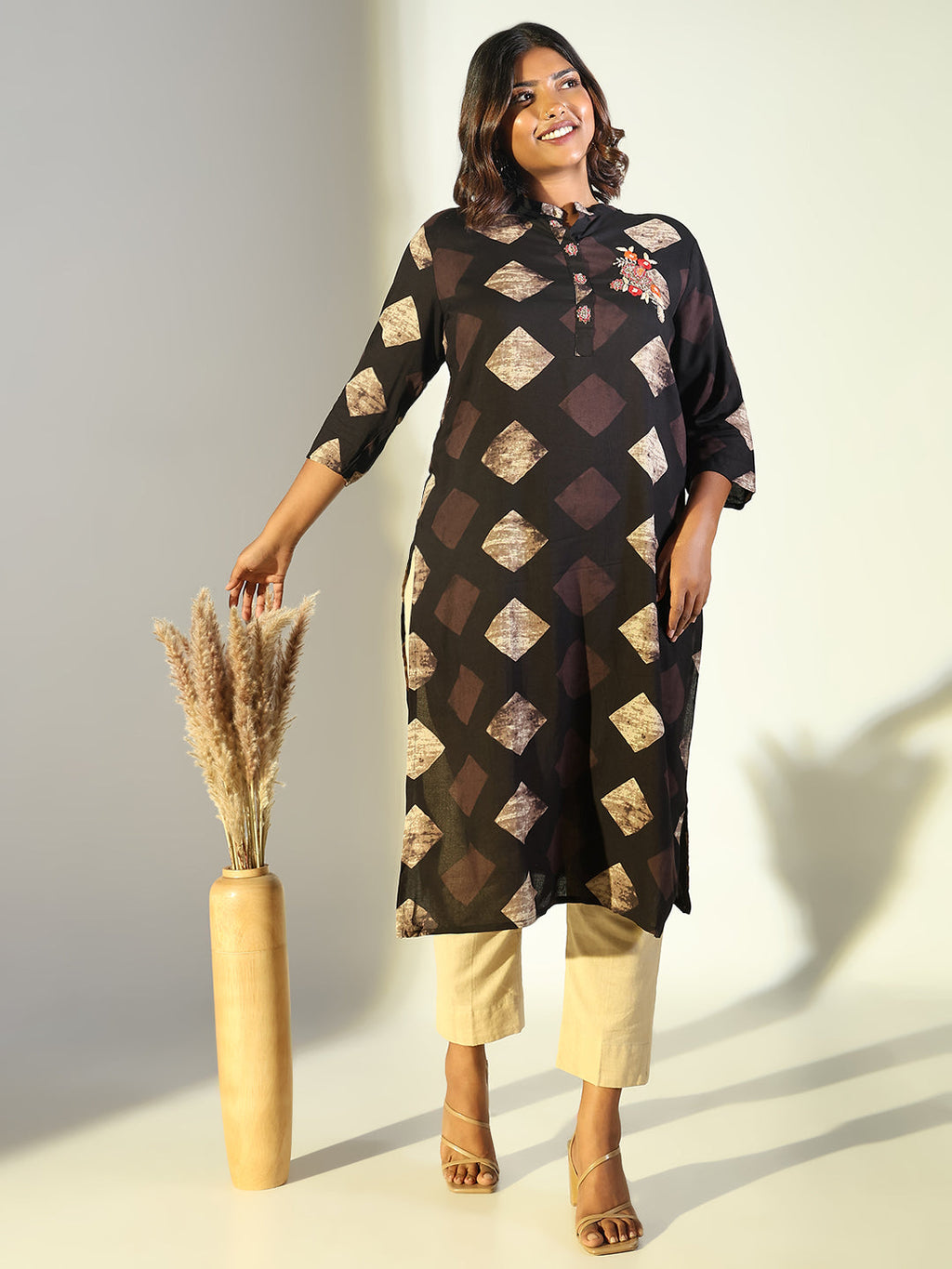 Women's Black Geometric Straight Kurta