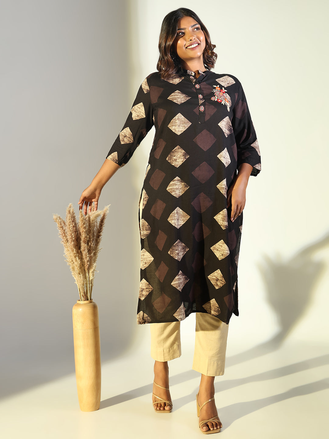 Women's Black Geometric Straight Kurta