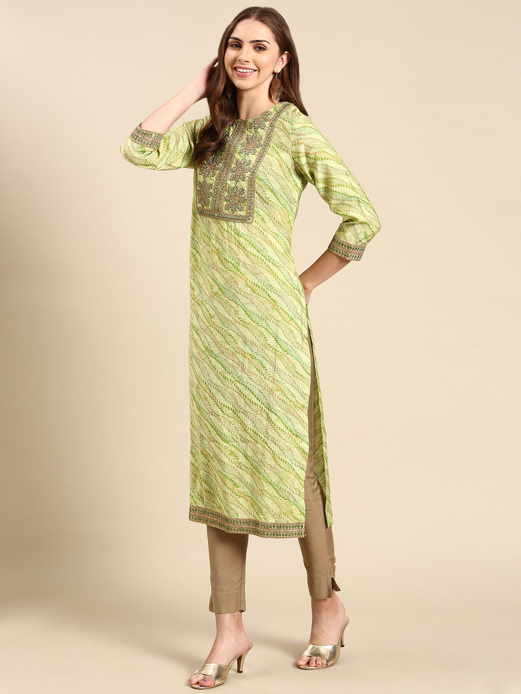 Women's Green Ethnic Motif Printed Thread Work Straight Kurta