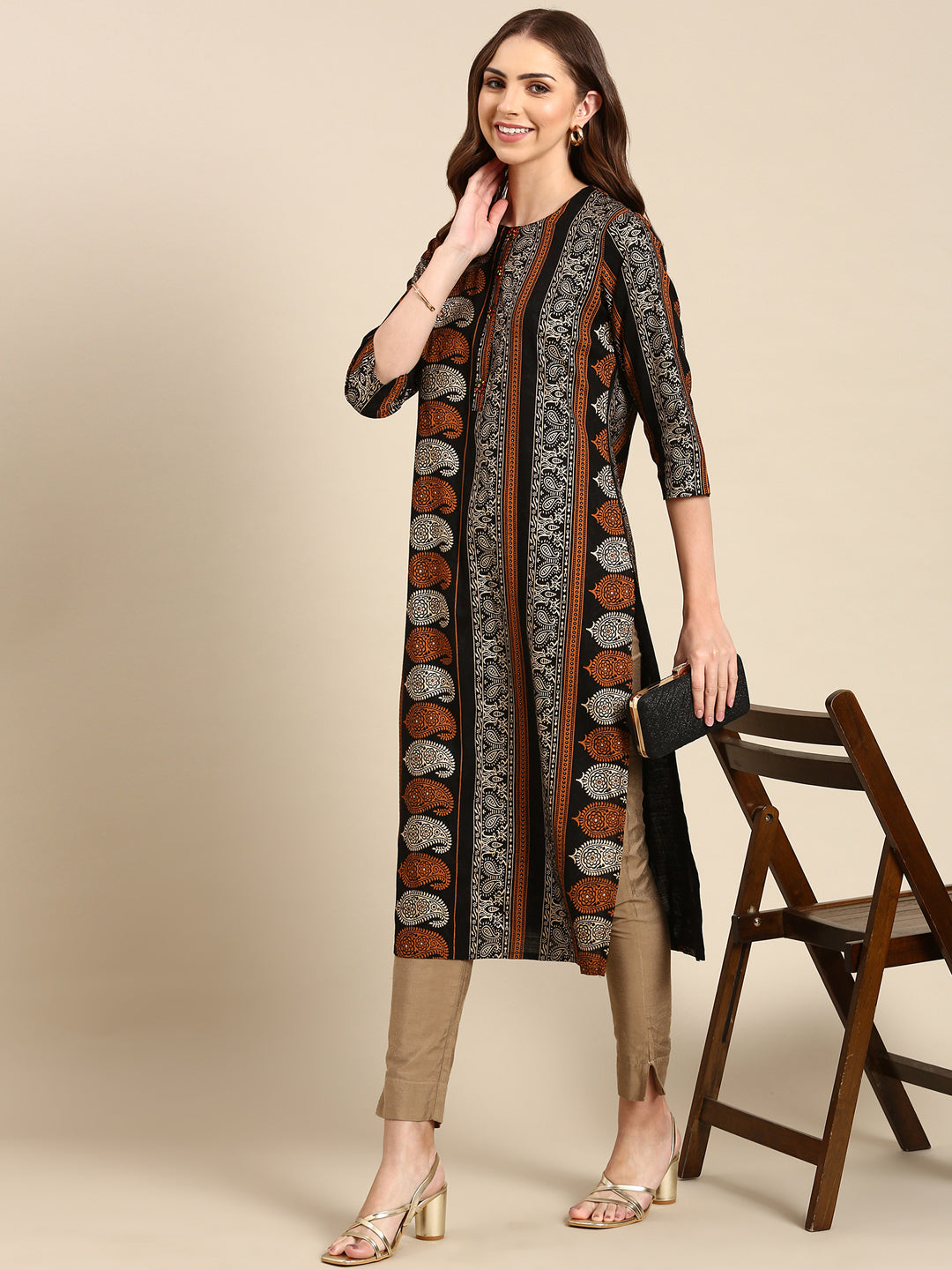 Women's Black Calf Length Ethnic Motifs Printed Straight Kurta