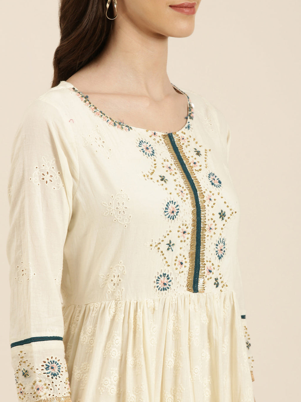 Women's Off White Floral Embroidered Tiered Anarkali Kurta